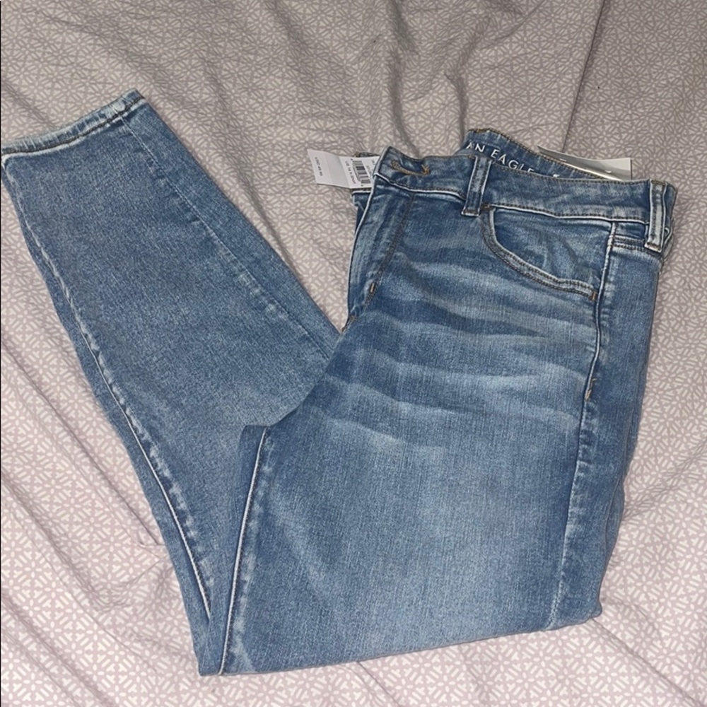 American Eagle Hi- Rise Jeans